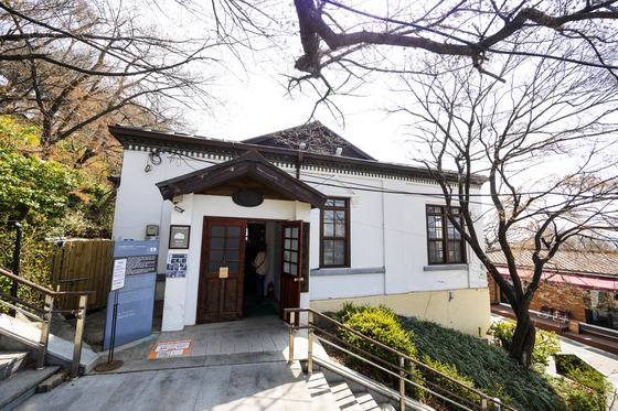 100년 넘은 건축·클럽 보고 원조 ‘경양식 돈가스’ 먹고…개화기로 시간여행 가볼까