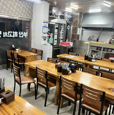특유 토렴으로 잡내 잡은 ‘합천국밥집’…돼지국밥의 새로운 길 ‘안목’