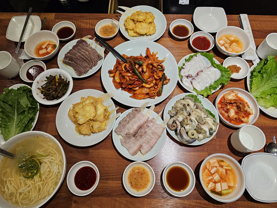 양지·잡뼈 육수 ‘황해도 칼국수’에 약주 당기는 한식 안주