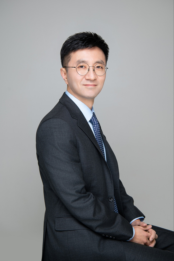 UK에듀케이션 김성룡 원장, 유학생들에게 날개를 달아주다