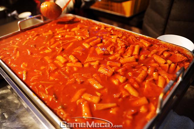 [사진공감] 겨울밤, 이색 포장마차에 개발자 마음도 녹네