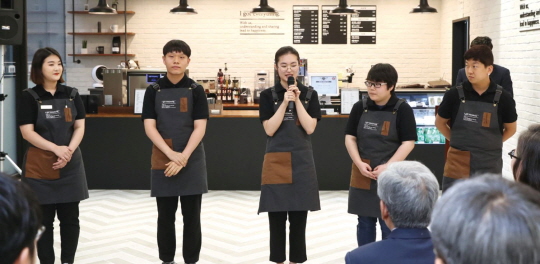 [국회보 2019년 7월호] 지금 국회에서는_중증장애인 채용 카페 ‘아이 갓 에브리씽(I got everything)’ 문 열어