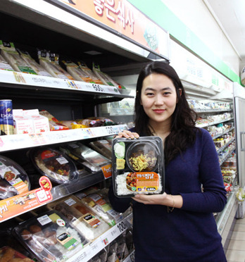 컵밥, 찜…네모난 도시락은 잊어라