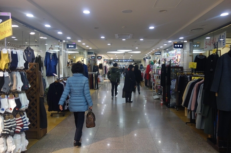 임대중 vs 성업중…반포 지하상가의 두 얼굴