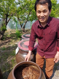 [미래농업]⑪ 장독 1200개에 된장·고추장 가득...장 담그기 회원 400명