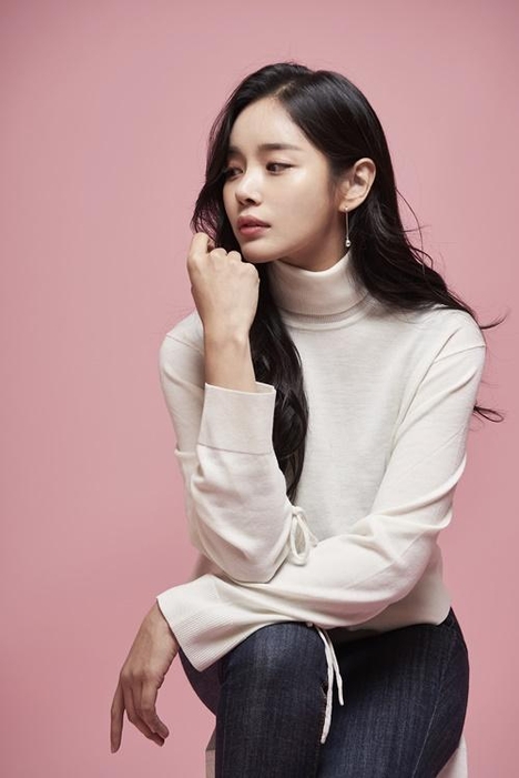 유니코스메틱, 식자재 온라인 마트 유니마켓 모델로 가수 조정민 발탁