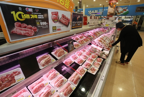 대형마트·백화점 3분기 실적 우울...편의점만 체면치레