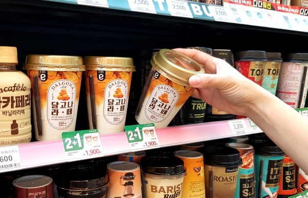 무더위에 편의점 커피 매출 쑥쑥... 이마트24, 달고나라떼 등 신상품 출시