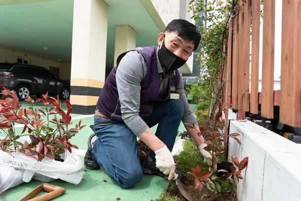 CU, 식목일 언택트 ‘희망의 나무심기’ 봉사활동