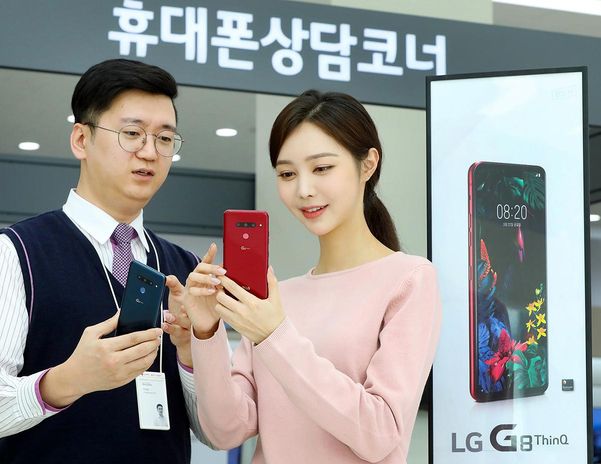 LG베스트샵, ‘아이폰 판매’ 검토…LG 폰 빈 자리 메꾸기?
