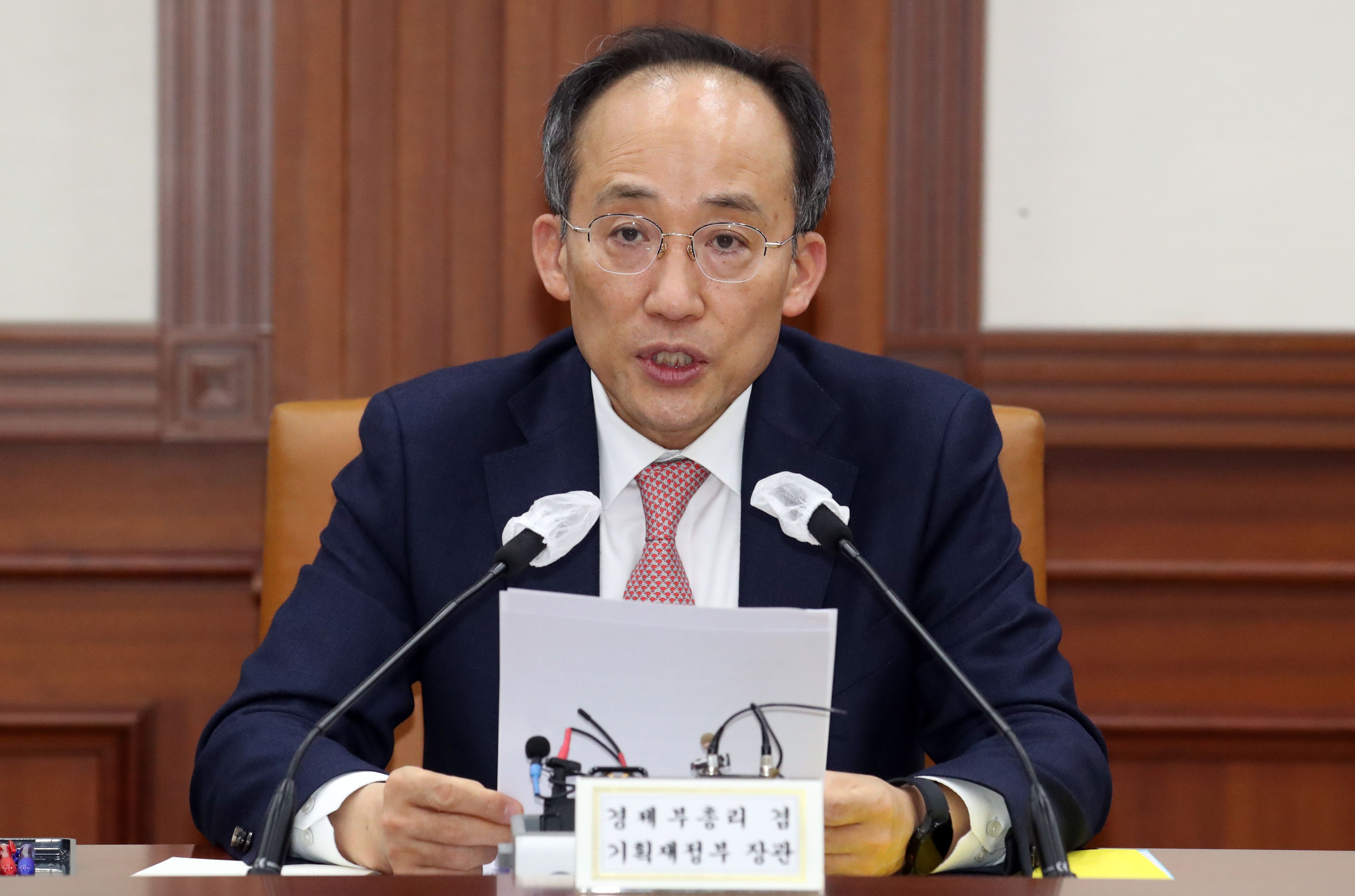 추경호 “조선업 인력난 해결해야…비자 제한 풀고 특별연장근로 180일로 확대”
