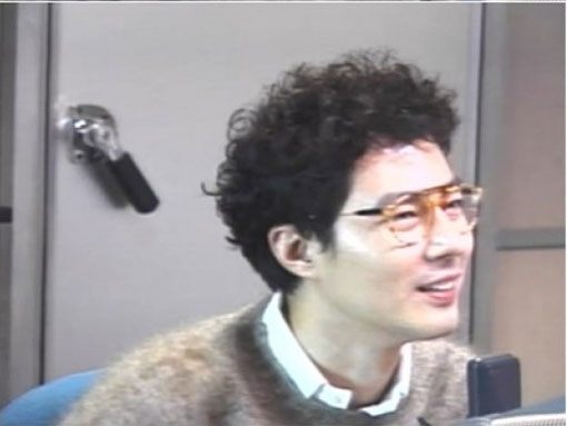 조인성, 뽀글 파마머리 ‘도우너 빙의’