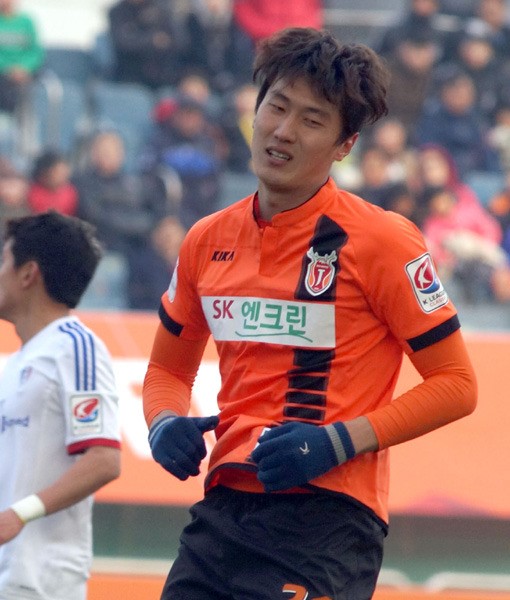 [사커토픽] 자책골, 부지런한 수비의 얄궂은 함정