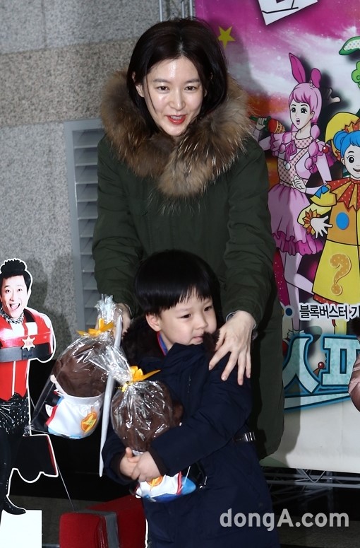 [동아포토]산소미인 이영애 ‘오늘은 그냥 쌍둥이 엄마~’