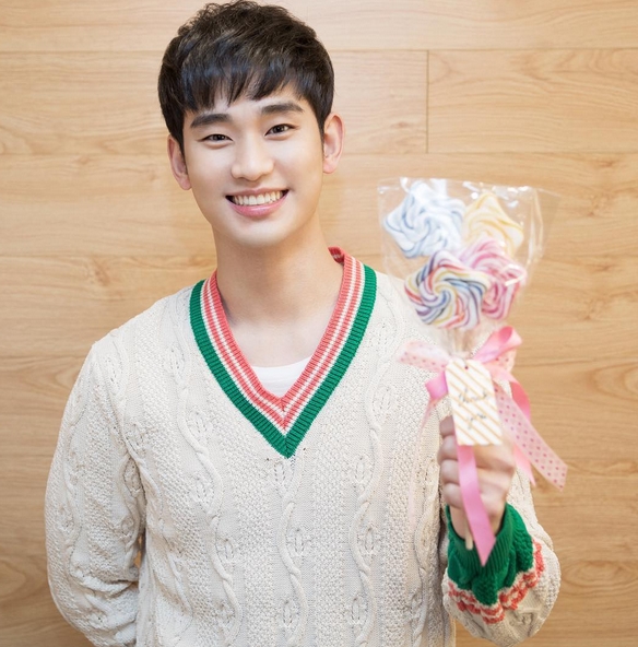 김수현 “메리 화이트데이”…심쿵 근황