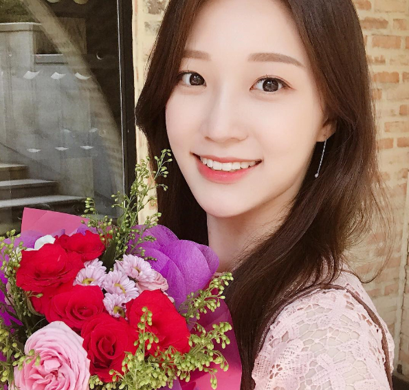 ‘하트시그널’ 서지혜, 꽃다발 셀카…‘누가 꽃이야’