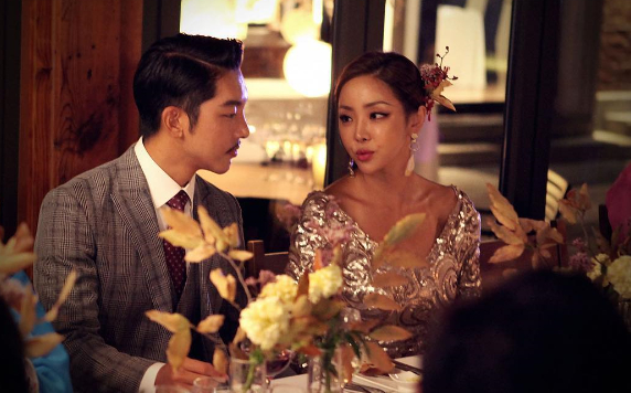 ‘브아걸’ 나르샤, 알콩달콩 부부샷…“결혼 1주년”
