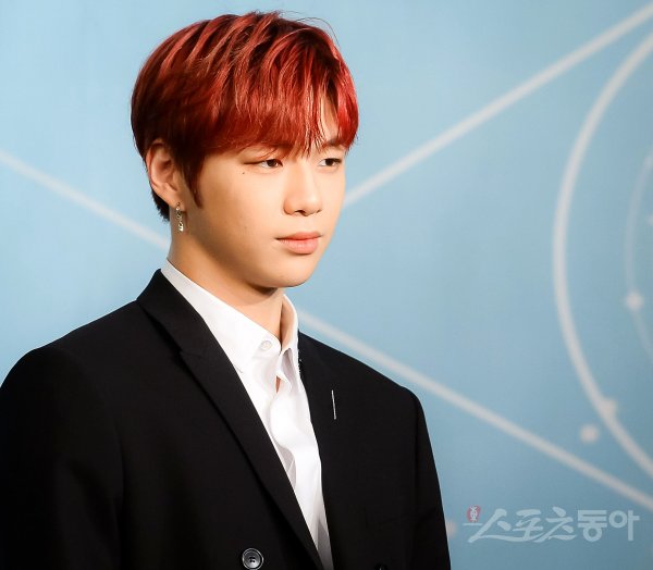 [포토] 워너원 강다니엘 ‘눈빛으로 승부~’