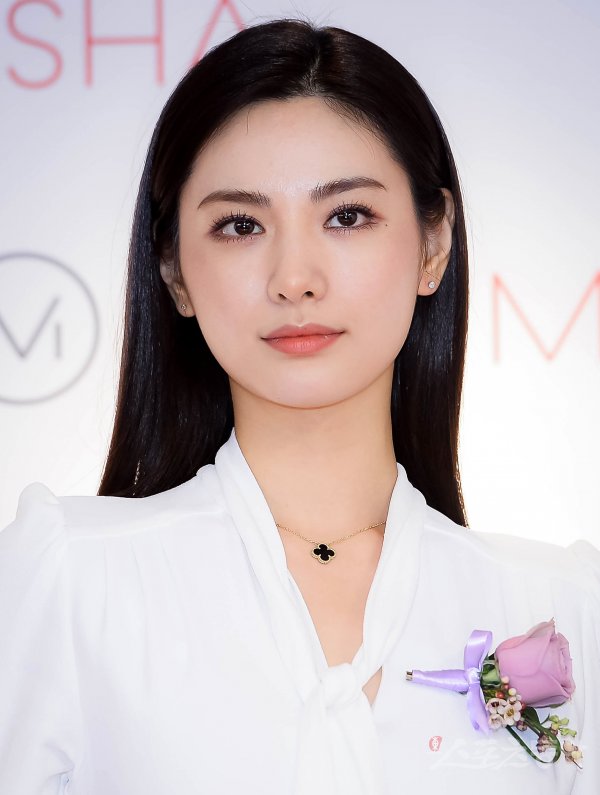 [포토] 나나 ‘만화에서나 볼 수 있는 완벽한 미모’