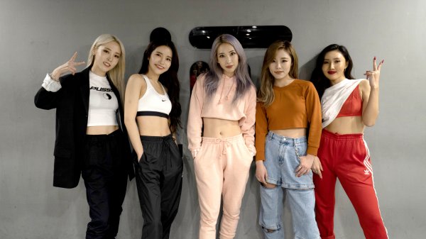 원밀리언, ‘제이슨 데룰로’의 이어 ‘마마무’까지 ‘미나명’의 돋보이는 활약