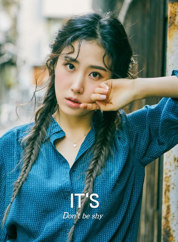 이츠, 묘한 분위기…‘Don’t be shy’ 두 번째 콘셉트컷 공개