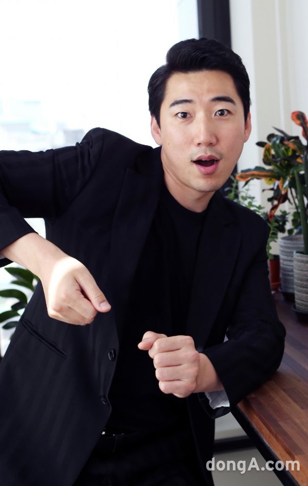 [최윤나의 좋아요] “한잔해~한잔해~한잔해~” 개그맨→가수…영기의 인생 2막