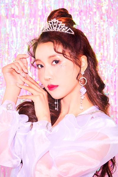 [인터뷰] 트로트가수 두리 “왕관 쓴 내 모습, 예쁜 걸 어떡해”