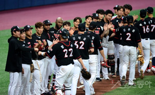 [포토] kt, 키움에 12-8로 승리하며 연패 탈출!