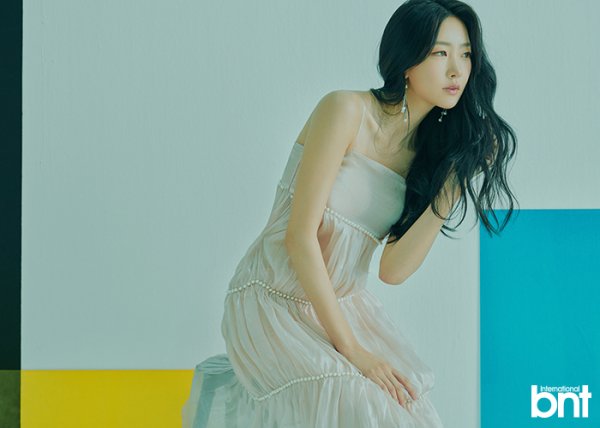 달수빈 “올누드 앨범 재킷 부담 없었다” [화보]