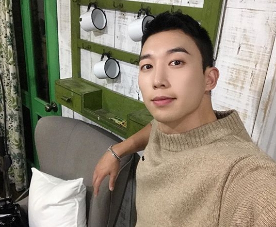 유키스 훈, 해병대 전역 “기다려준 수현·준· 고마워”