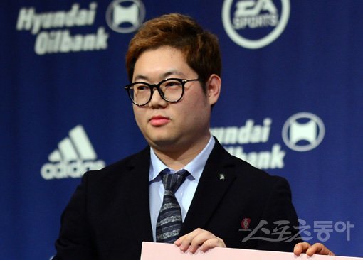[전문] BJ 감스트, 방송 중 머리부상 “뇌진탕·뇌출혈 소견…입원 중”