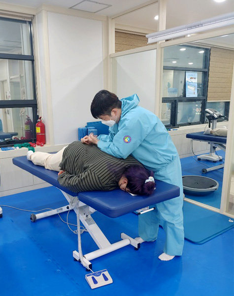 [건강 올레길] 만성통증, 정형외과 도수치료 통해 개선 가능