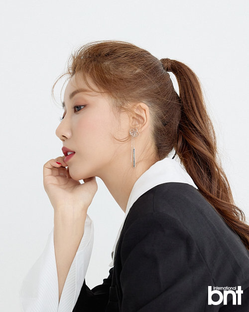 두리 “걸그룹 출신→트로트 가수로 발돋움” [화보]