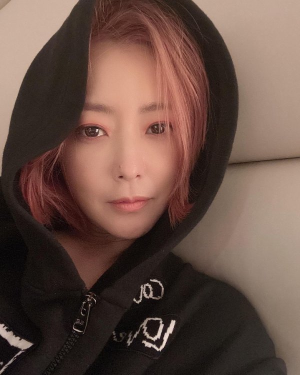 김희선, 당장 아이돌로 데뷔해도 손색없는 동안 미모+핑크 헤어 [DA★]