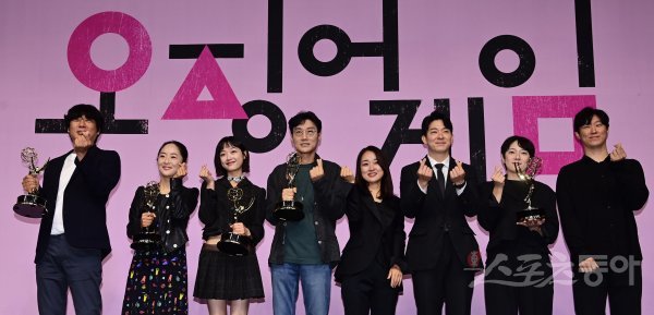 에미상 6관왕 수상한 ‘오징어 게임’ [포토]