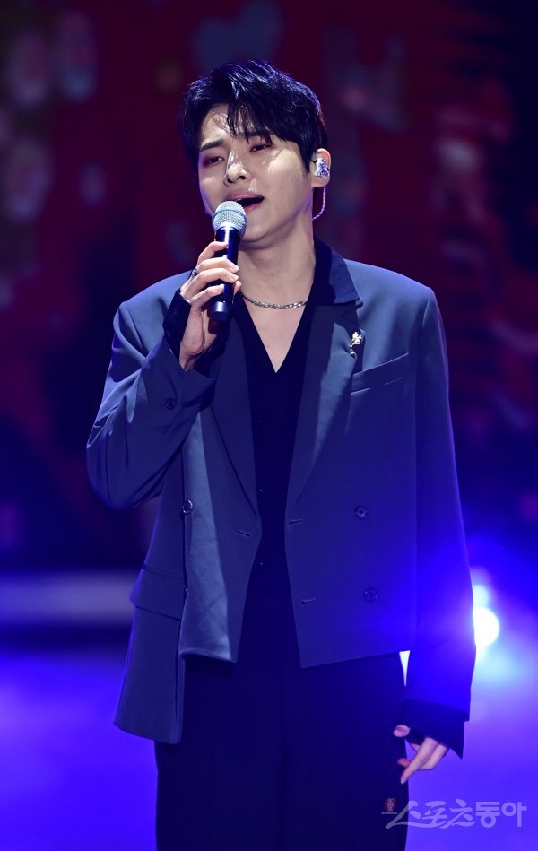 성리, 구슬픈 트롯 [포토]