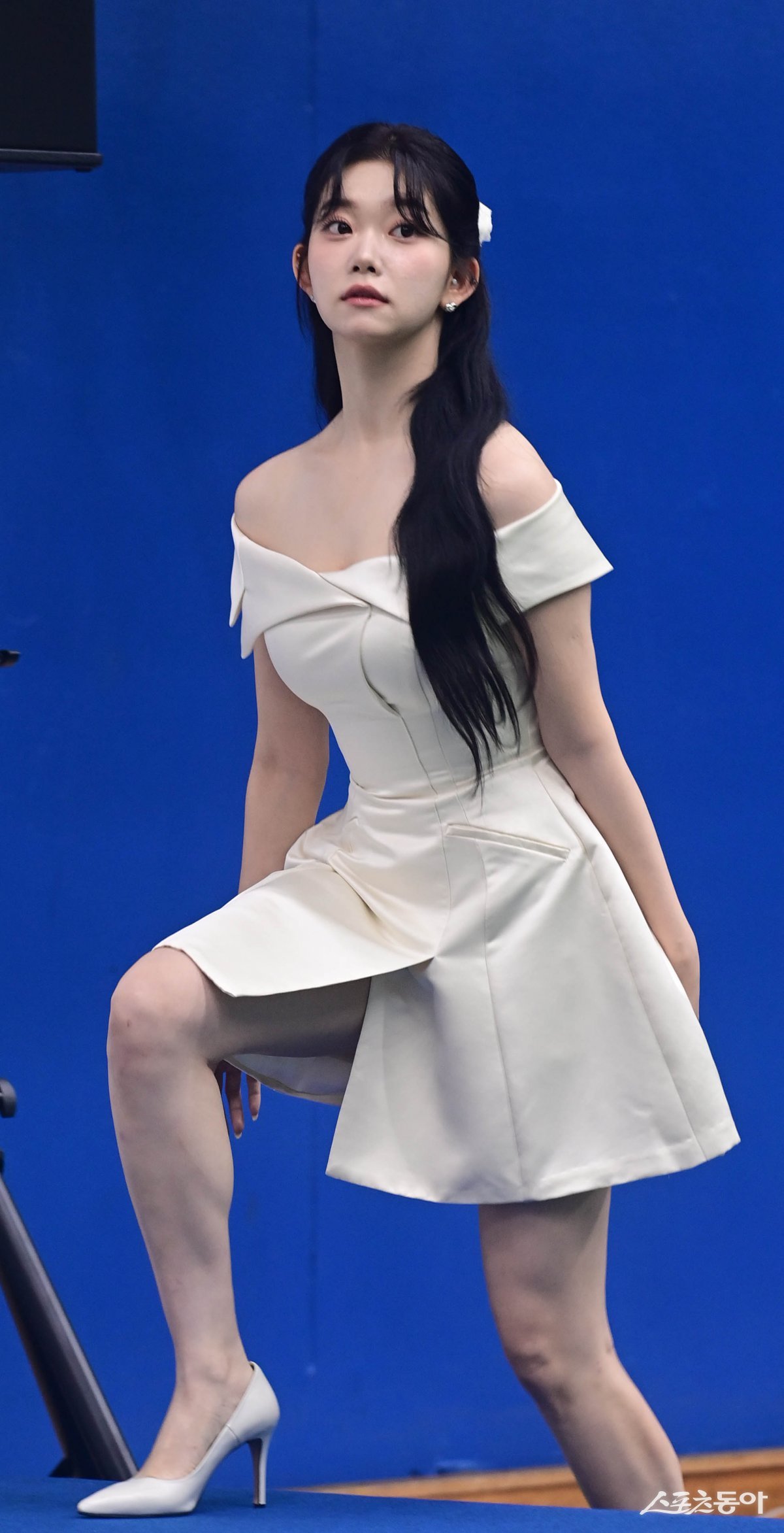 빌리 츠키, 우아한 입장