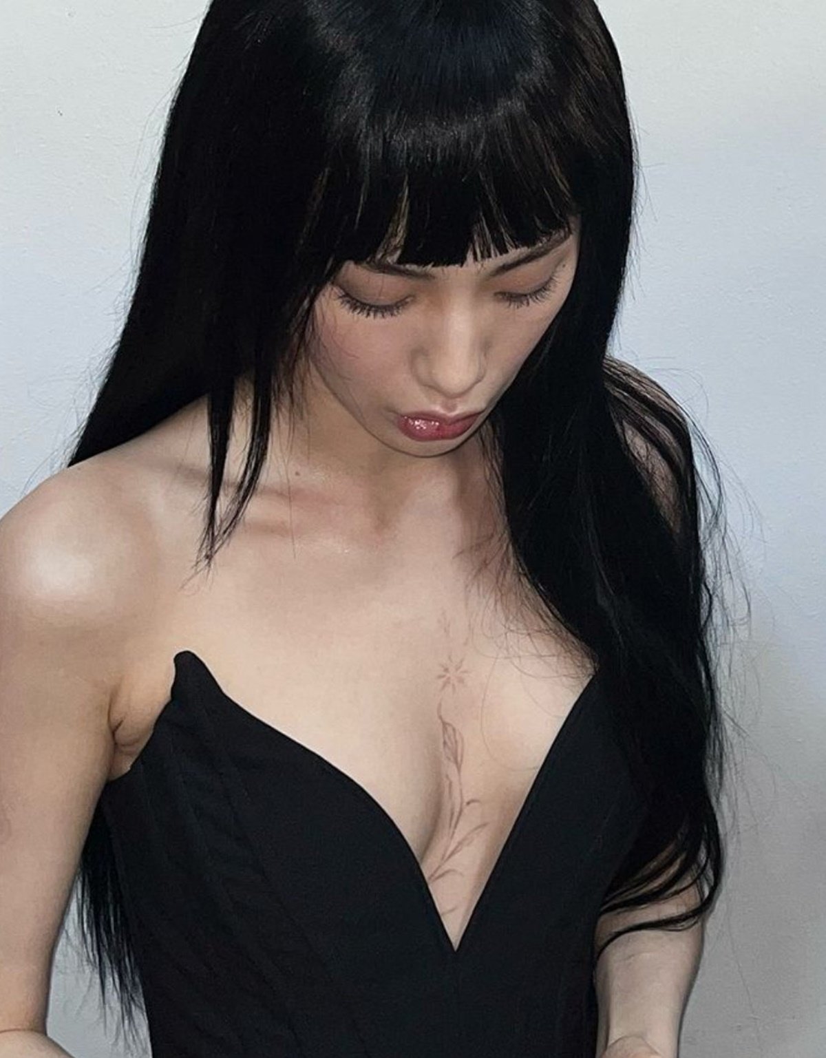 나나, 돋보이는 가슴골 문신 근황…도도 분위기 여전 [DA★]