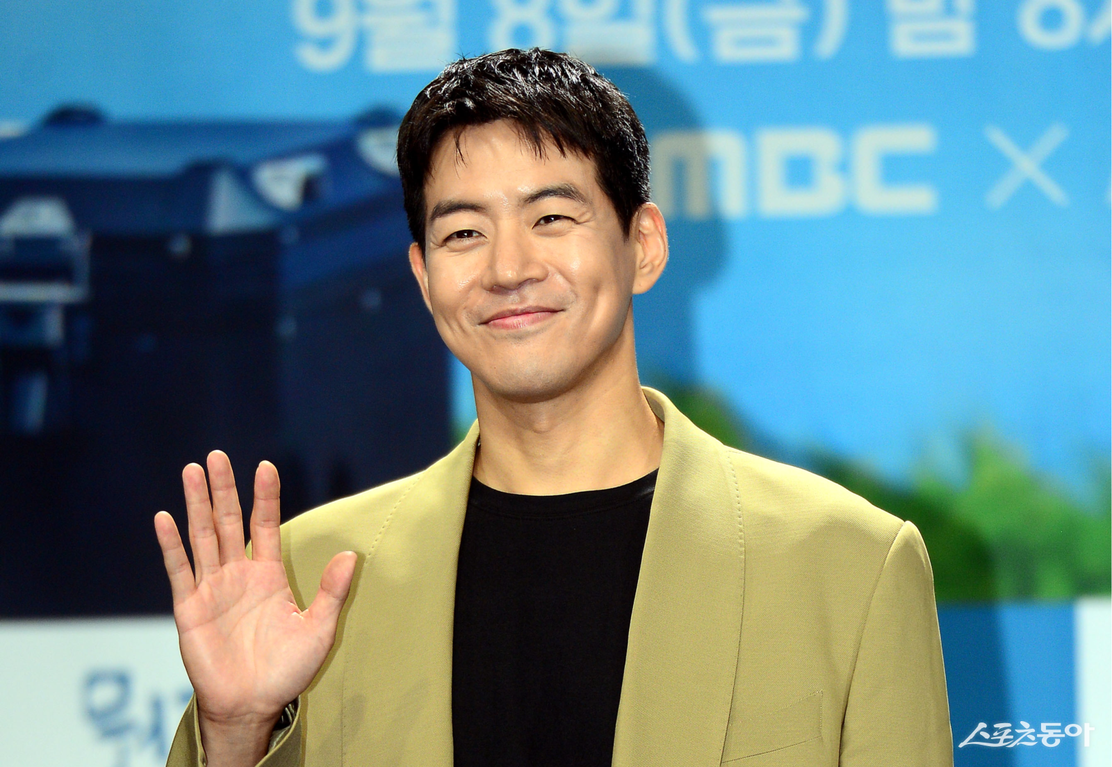 이상윤, 법륜스님과 인도行…‘스님과 손님’ 출격