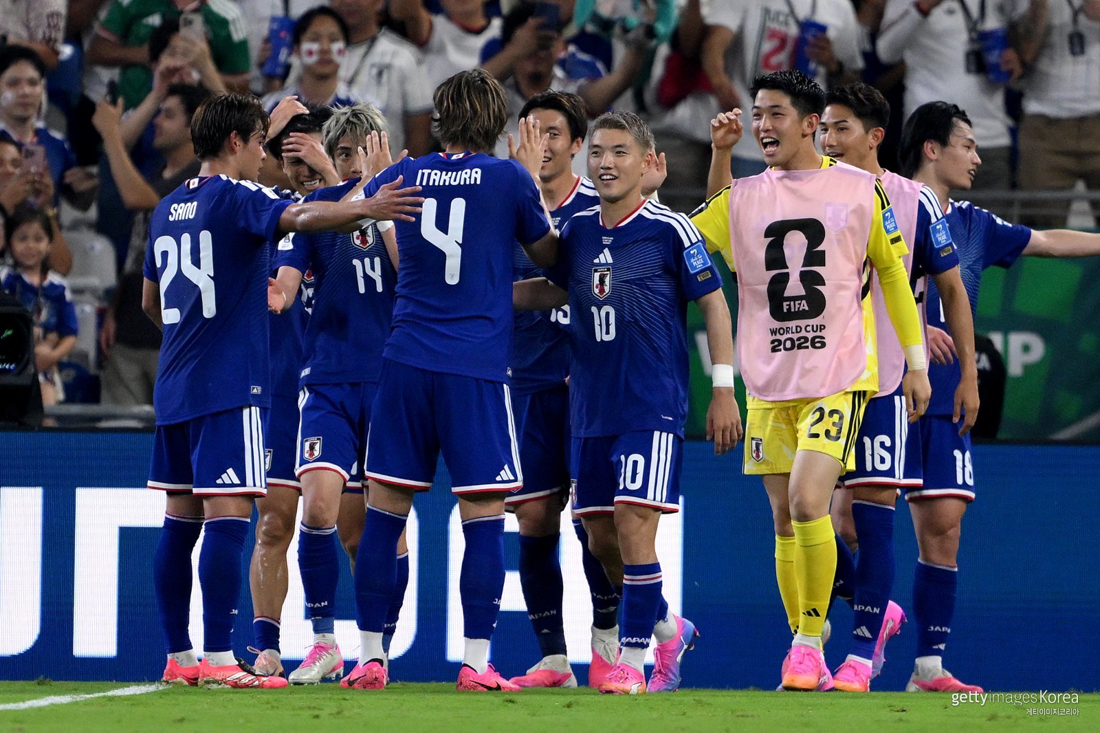 ‘4득점-4골 차 승리’ 일본, 튀니지 4-0 대파→‘亞 기록 새로 썼다’