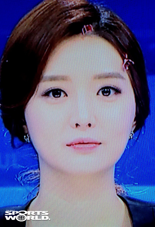 김소영 아나, 방송사고? 미용실 머리핀 꽂고 화면 등장