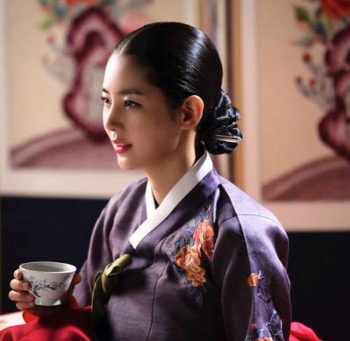장사의 신, 한 채아 “고운 한복 자태”…여신의 강림 눈길 이어져