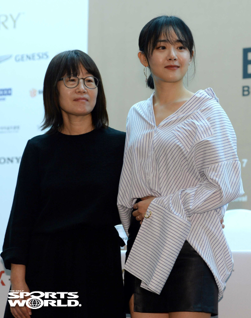[SW포토] 문근영, 부산영화제 개막작 유리정원 감독과 함께