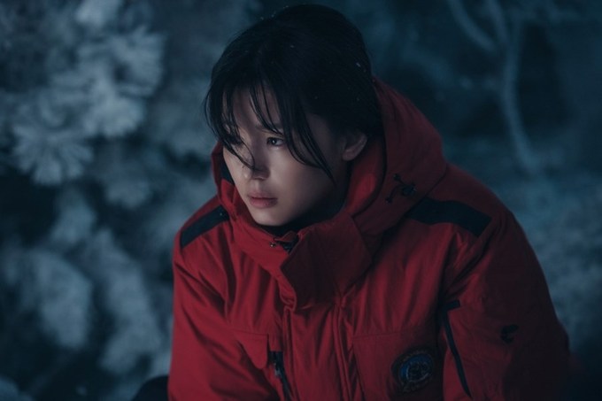 ‘지리산’ 공격 당한 오정세·기절한 전지현…위기의 해동분소 [TV알리미]