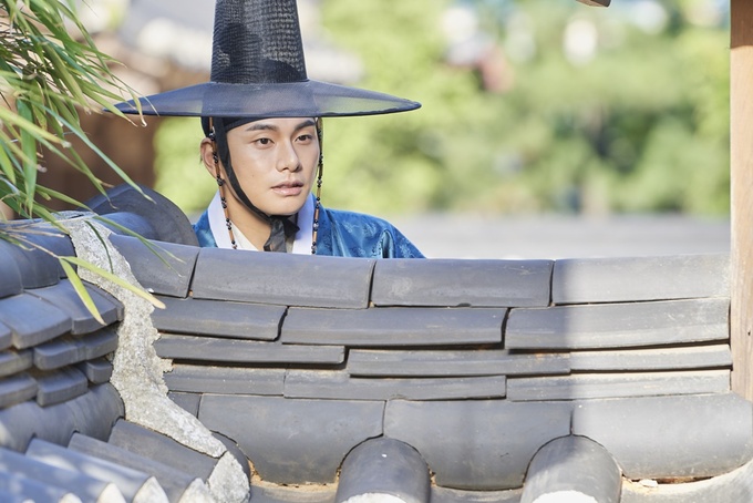 ‘이래서 대세’ 이이경, 美친 의리 화제…KCM 뮤비 노개런티 출연
