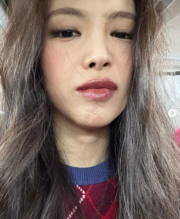 손나은, 뾰로통한 표정도 예쁘네 “역시 손나 예뻐”[스타★샷]