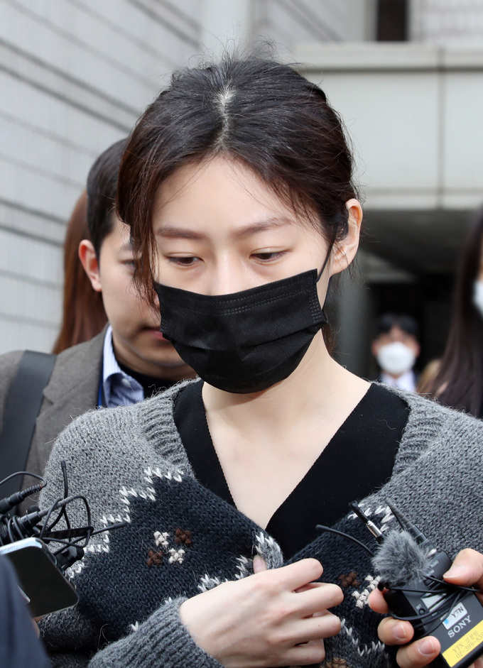 ‘음주운전’ 김새론, 술파티∙홀덤바…계속되는 논란 “지겹다”