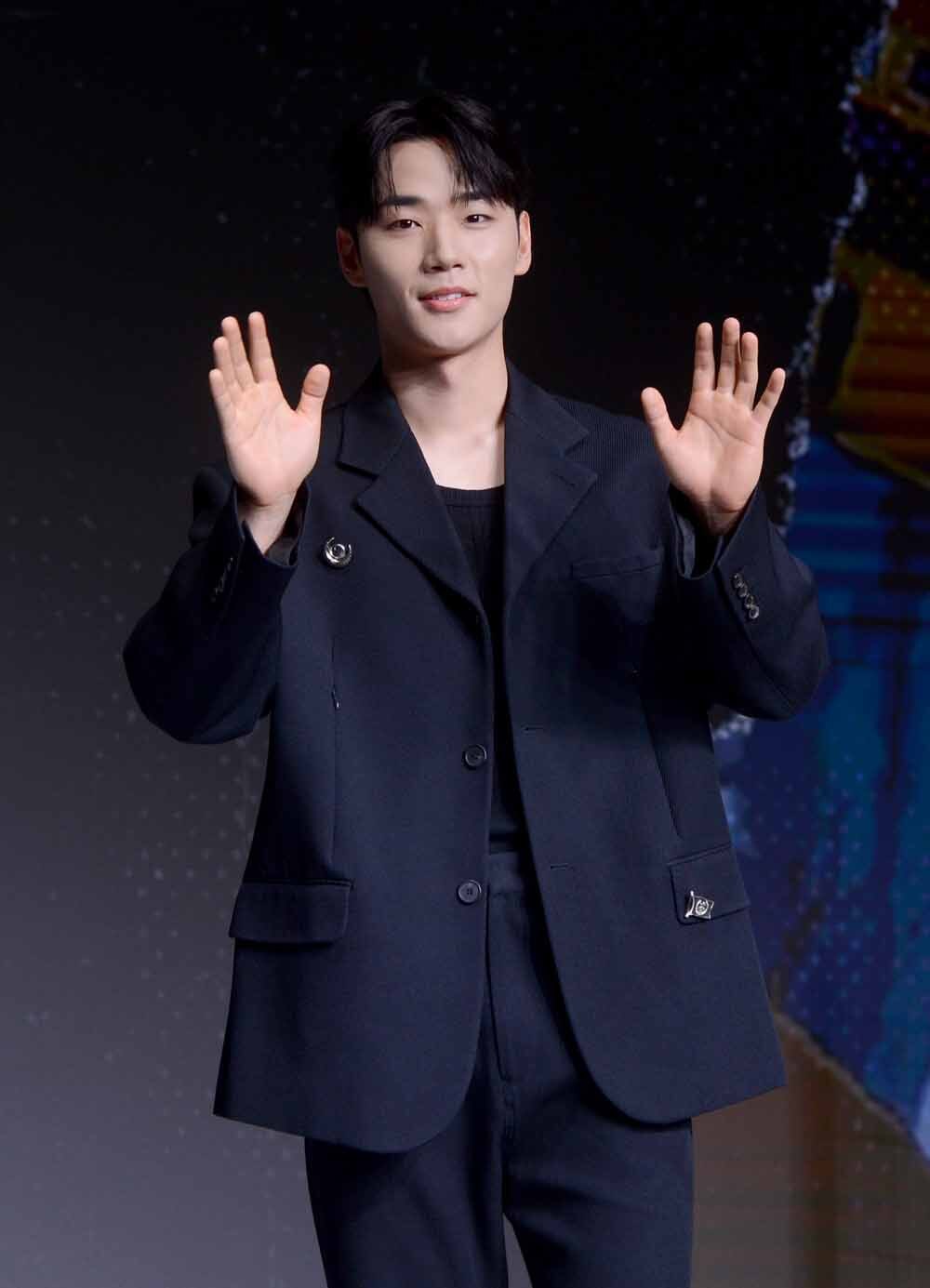 [SW포토]배우 이민재,두 손으로 인사드려요