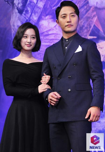 [포토] 김지원- 진구 저희 어울리죠?