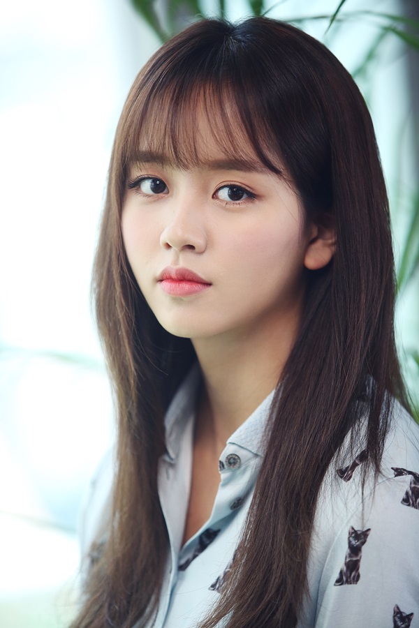 [인터뷰①] 숙녀의 탈을 쓴 소녀, 배우 김소현의 이중 매력